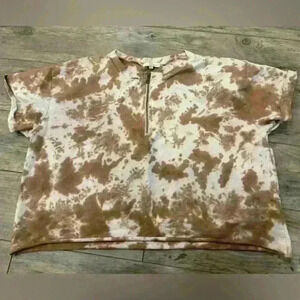 Guilded intent zip crop top size medium